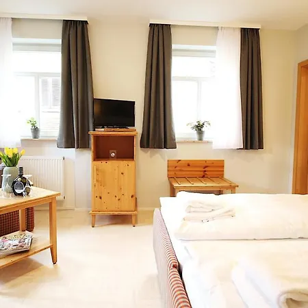 Alte Schmiede * デッテルバッハ